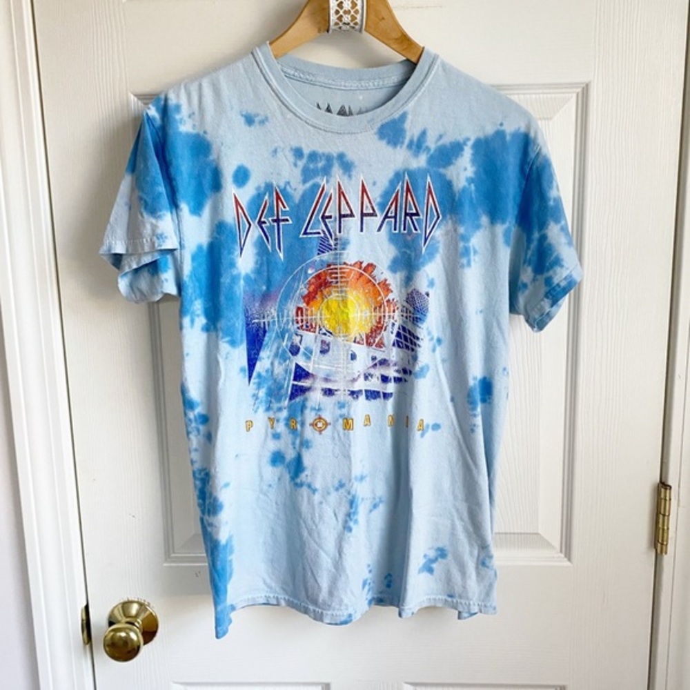Def Leppard Graphic Tee